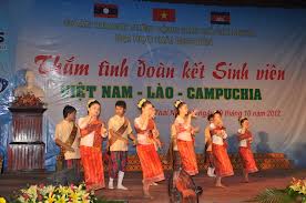 การพบปะมิตรภาพระหว่างเยาวชน เวียดนาม ลาวและกัมพูชา